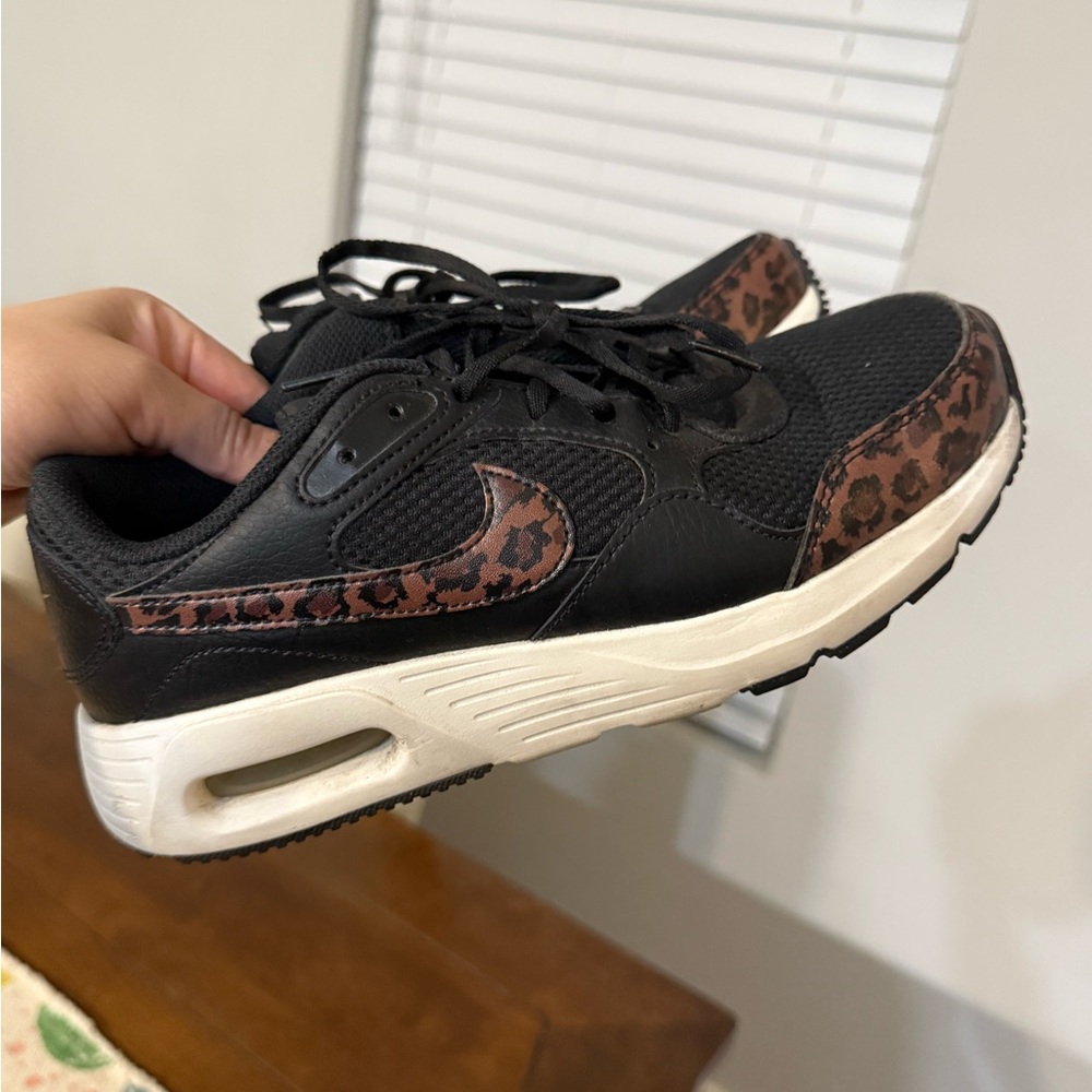 Nike Air Women's Black and Brown Sneakers